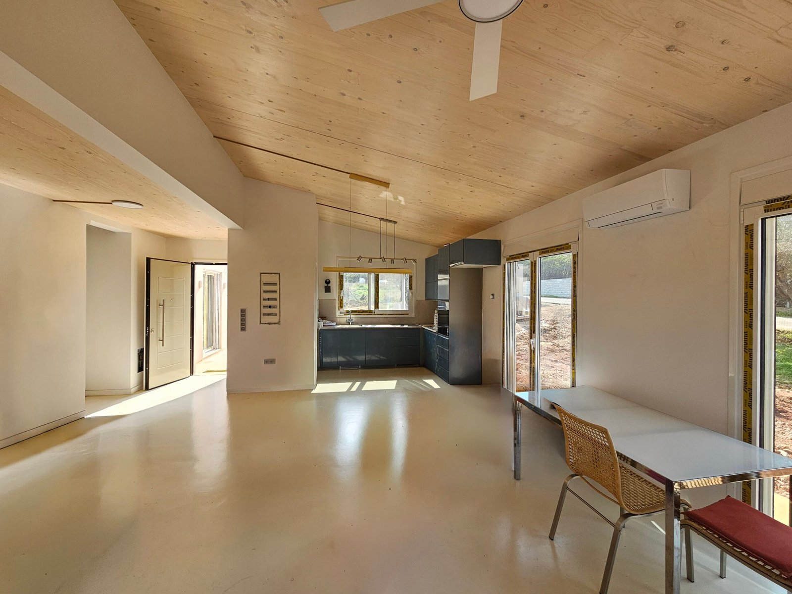 Αγία Μαρίνα — εξωτερικό